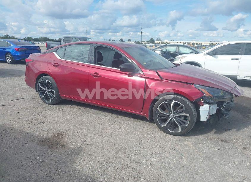 2023 Nissan Altima SR FWD (VIN 1N4BL4CV8PN410465) main photo