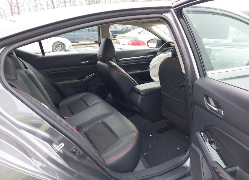 Photo 8 of 2024 Nissan Altima SR FWD (VIN 1N4BL4CV8RN357690)