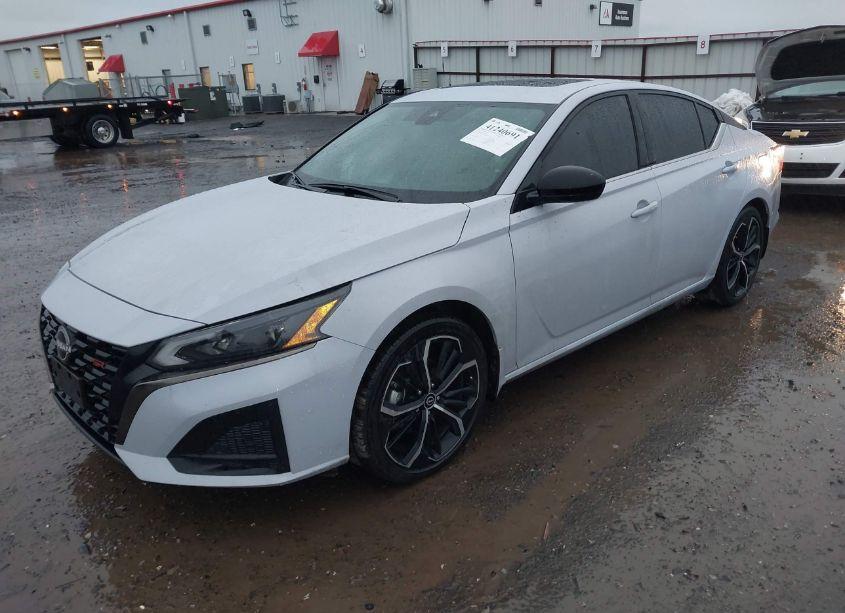 Photo 2 of 2024 Nissan Altima SR FWD (VIN 1N4BL4CV8RN358726)