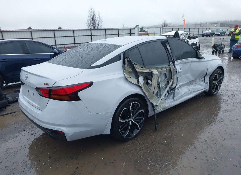 Photo 4 of 2024 Nissan Altima SR FWD (VIN 1N4BL4CV8RN358726)