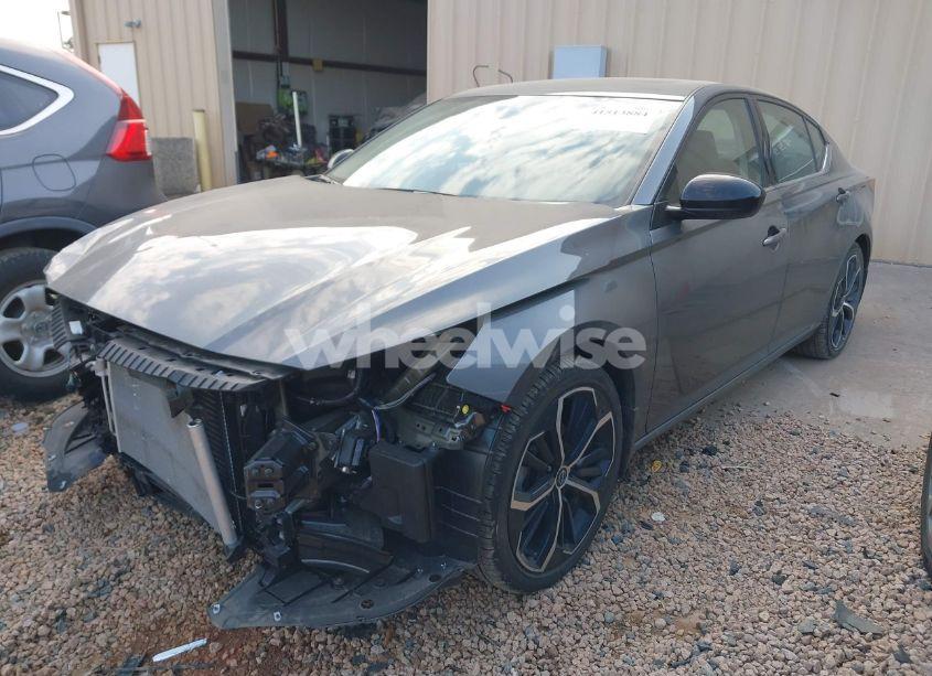 Photo 2 of 2024 Nissan Altima SR FWD (VIN 1N4BL4CV8RN364316)