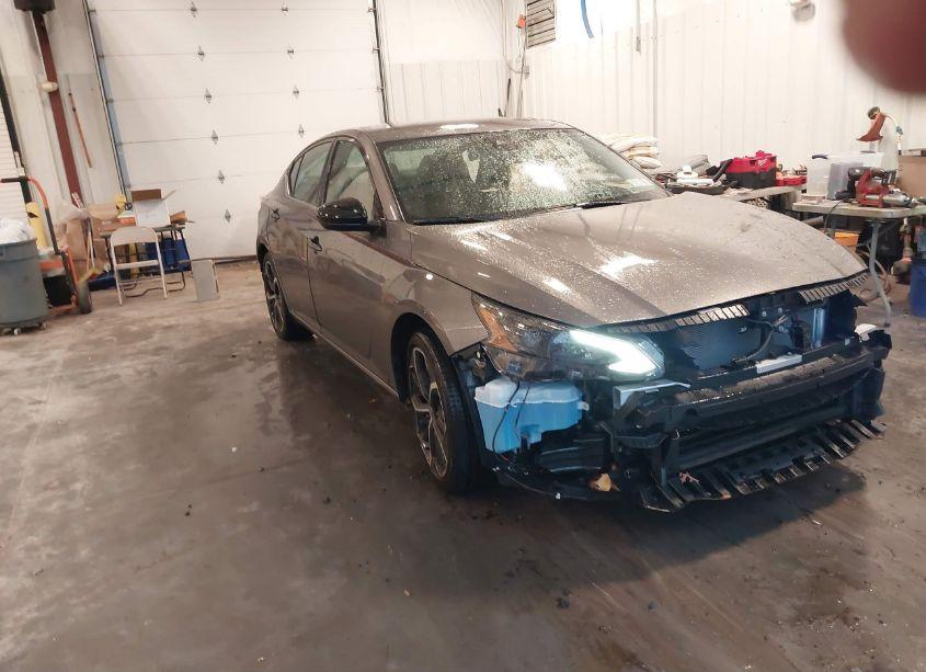 2024 Nissan Altima SR FWD (VIN 1N4BL4CV8RN391953) main photo