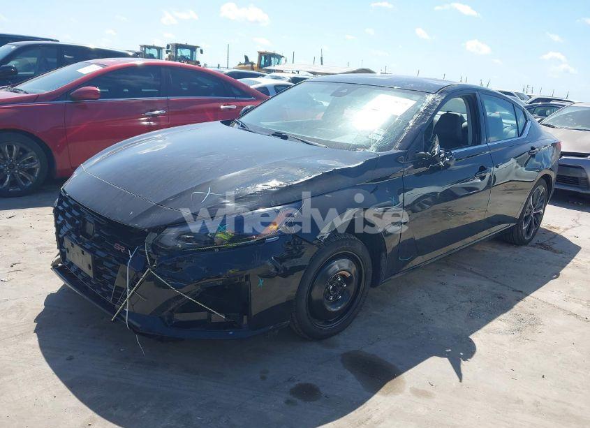 Photo 2 of 2025 Nissan Altima SR FWD (VIN 1N4BL4CV8SN311587)