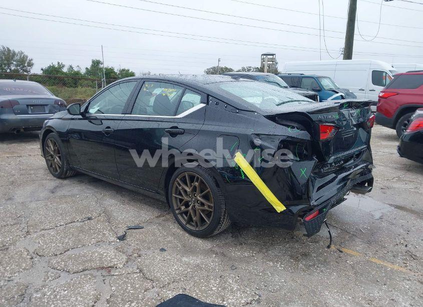 Photo 3 of 2025 Nissan Altima SR FWD (VIN 1N4BL4CV8SN325246)