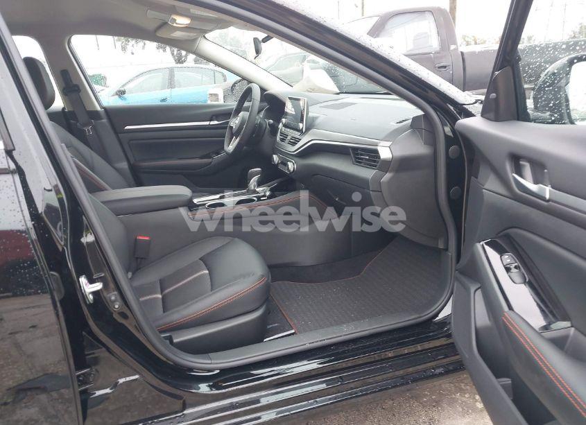 Photo 5 of 2025 Nissan Altima SR FWD (VIN 1N4BL4CV8SN325246)