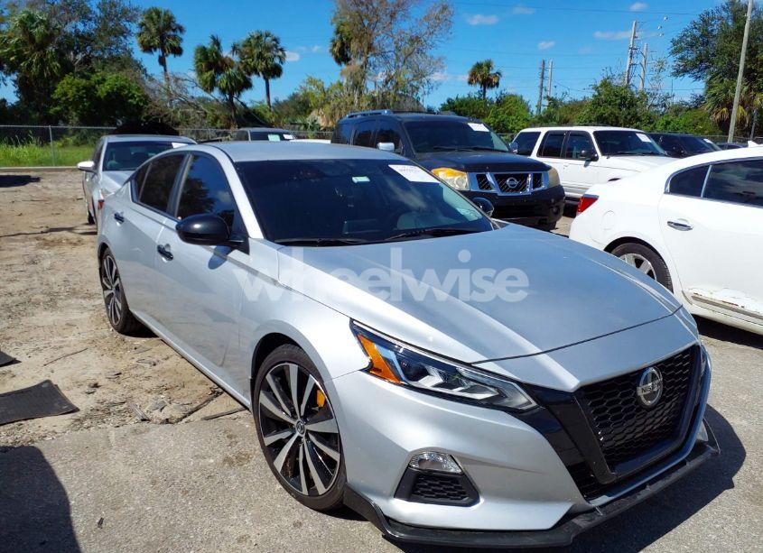 2019 Nissan Altima 2.5 SR (VIN 1N4BL4CV9KC114438) main photo