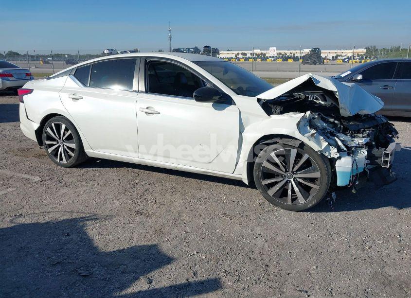 2019 Nissan Altima 2.5 SR (VIN 1N4BL4CV9KC187213) main photo