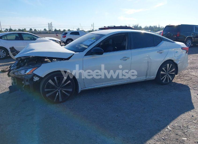 Photo 2 of 2019 Nissan Altima 2.5 SR (VIN 1N4BL4CV9KC187213)