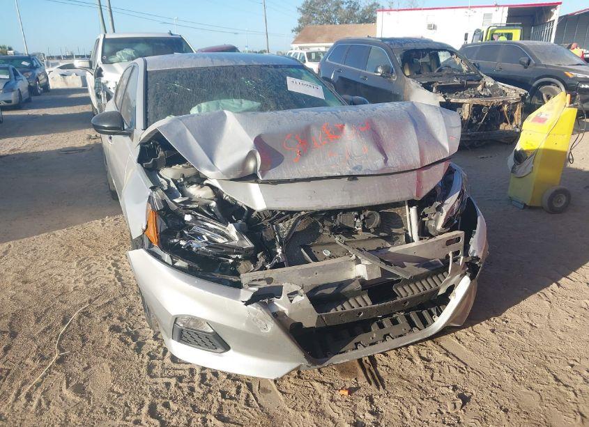 Photo 6 of 2020 Nissan Altima SR FWD (VIN 1N4BL4CV9LC116403)