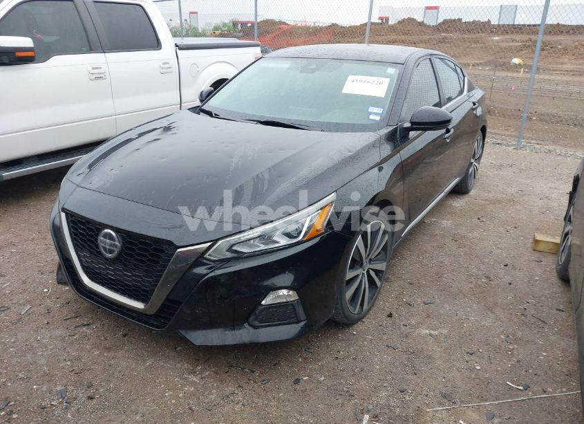 Photo 2 of 2020 Nissan Altima SR FWD (VIN 1N4BL4CV9LC139759)