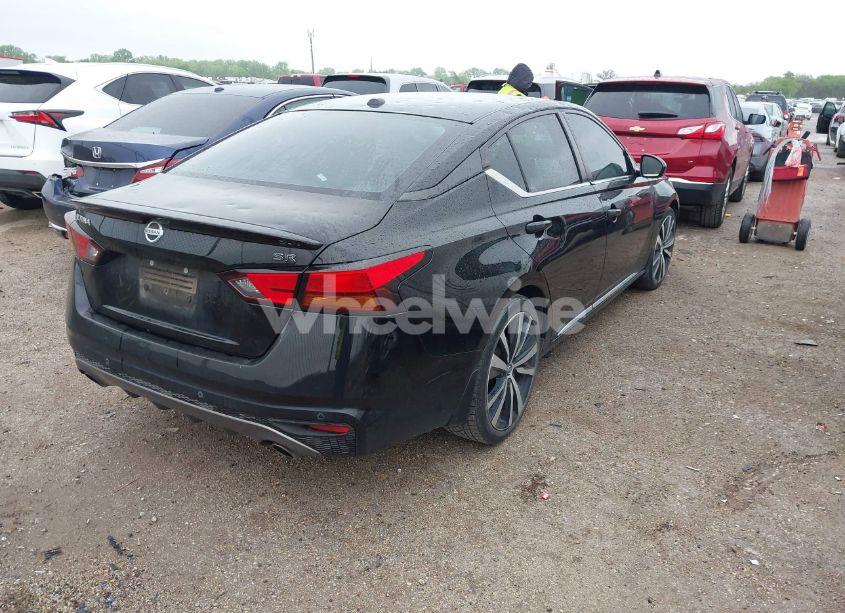 Photo 4 of 2020 Nissan Altima SR FWD (VIN 1N4BL4CV9LC139759)