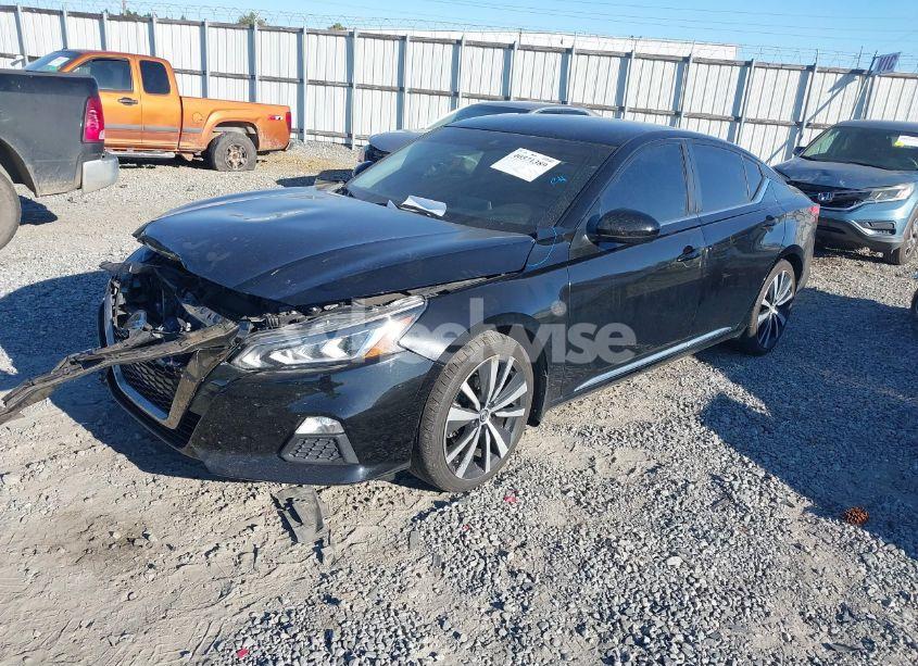 Photo 2 of 2020 Nissan Altima SR FWD (VIN 1N4BL4CV9LC179694)