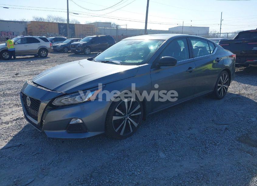 Photo 2 of 2020 Nissan Altima SR FWD (VIN 1N4BL4CV9LC254040)