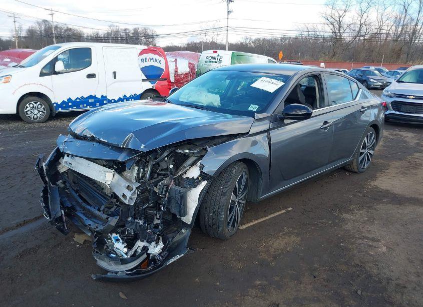 Photo 2 of 2020 Nissan Altima SR FWD (VIN 1N4BL4CV9LC260159)