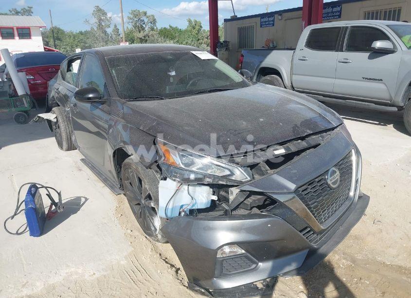 2021 Nissan Altima SR FWD (VIN 1N4BL4CV9MN360218) main photo