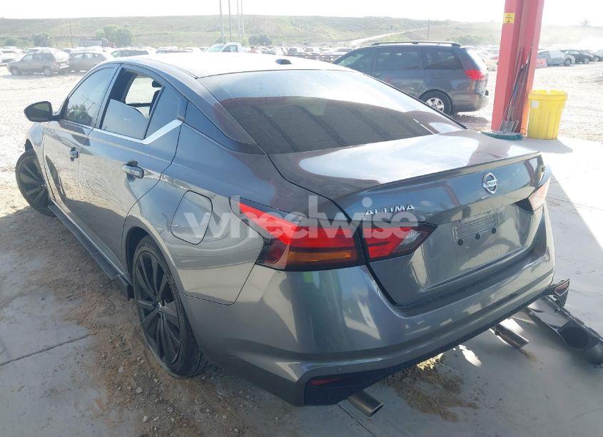 Photo 3 of 2021 Nissan Altima SR FWD (VIN 1N4BL4CV9MN360218)