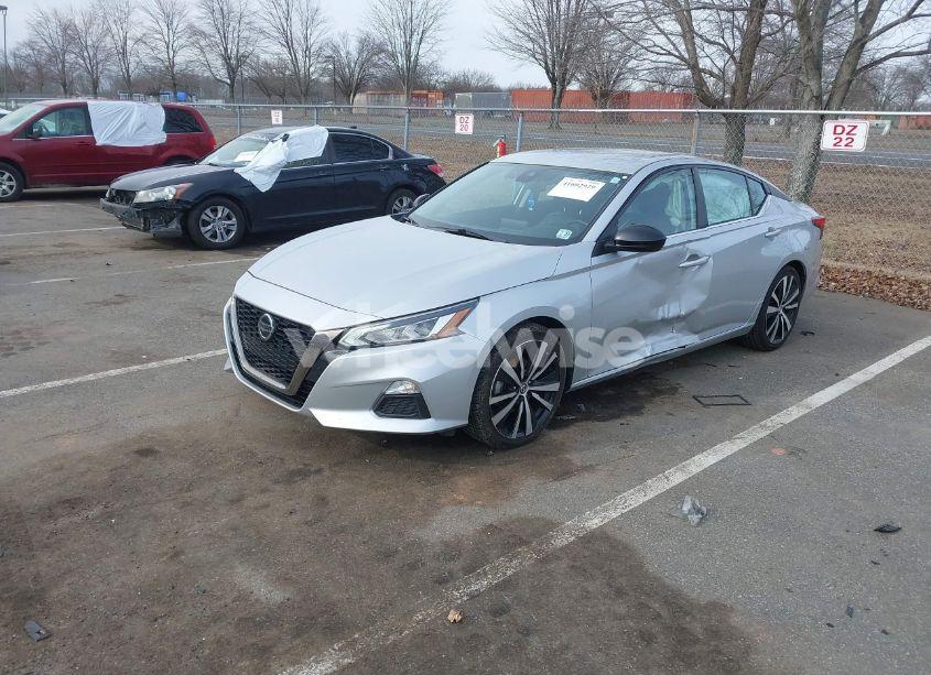 Photo 2 of 2022 Nissan Altima SR FWD (VIN 1N4BL4CV9NN327401)