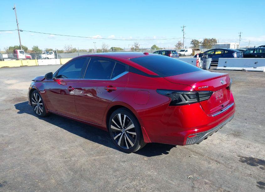 Photo 3 of 2022 Nissan Altima SR FWD (VIN 1N4BL4CV9NN360639)