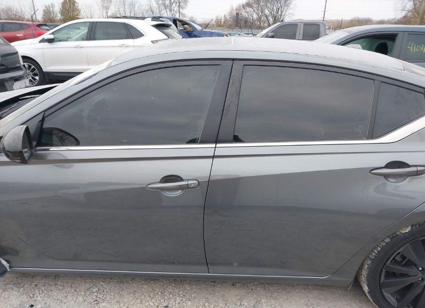 Photo 14 of 2022 Nissan Altima SR FWD (VIN 1N4BL4CV9NN375402)