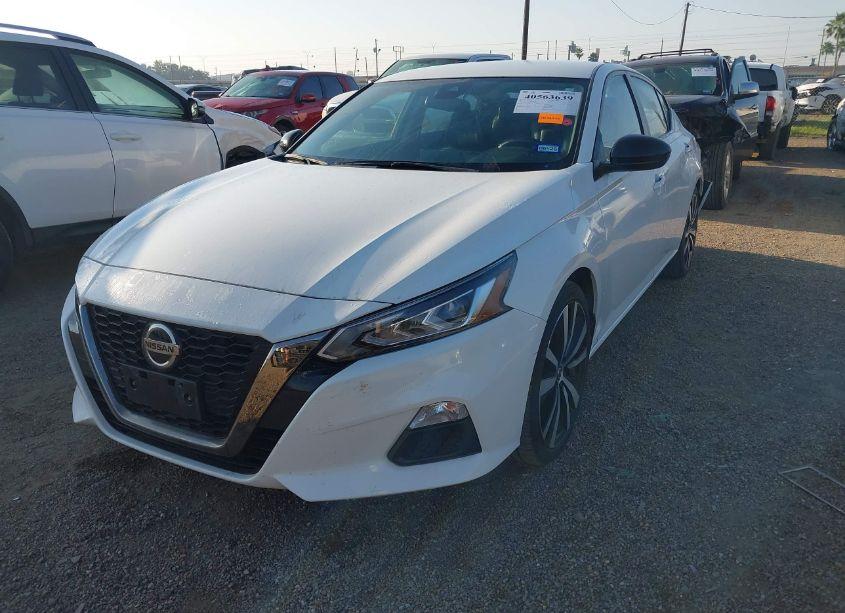 Photo 2 of 2022 Nissan Altima SR FWD (VIN 1N4BL4CV9NN397044)