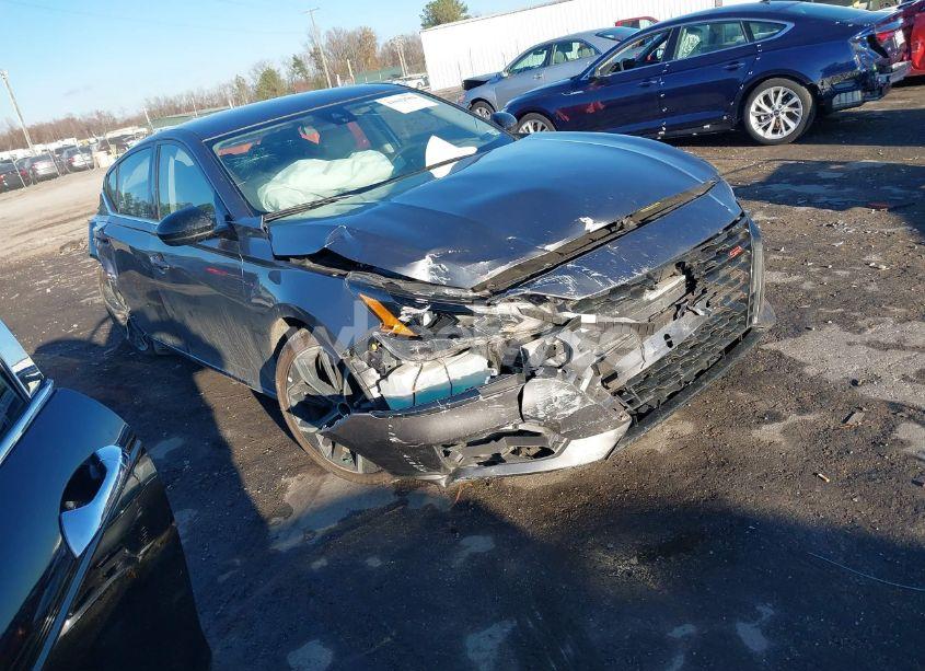 2023 Nissan Altima SR FWD (VIN 1N4BL4CV9PN336327) main photo