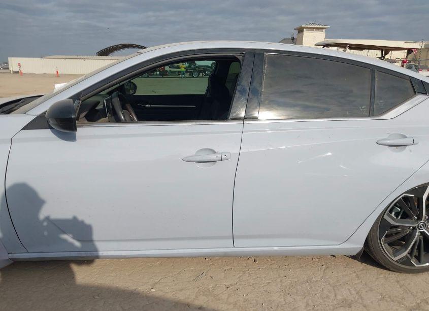 Photo 15 of 2023 Nissan Altima SR FWD (VIN 1N4BL4CV9PN376326)