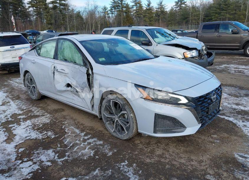 2023 Nissan Altima SR FWD (VIN 1N4BL4CV9PN391635) main photo