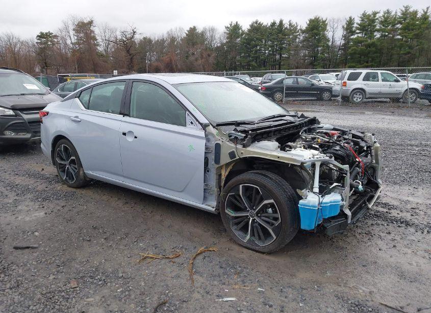 2023 Nissan Altima SR FWD (VIN 1N4BL4CV9PN398648) main photo