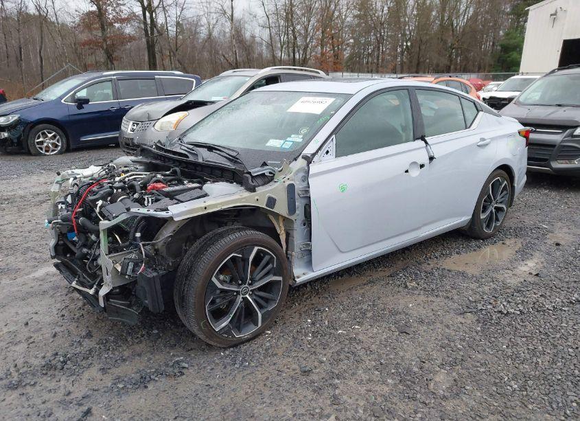 Photo 2 of 2023 Nissan Altima SR FWD (VIN 1N4BL4CV9PN398648)