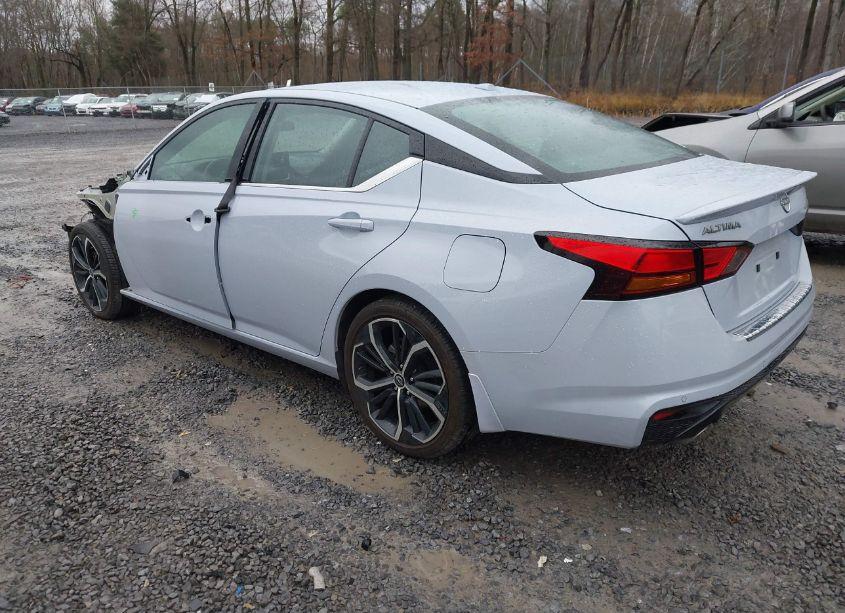Photo 3 of 2023 Nissan Altima SR FWD (VIN 1N4BL4CV9PN398648)
