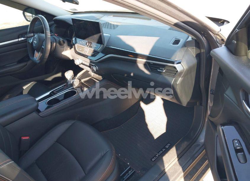 Photo 5 of 2024 Nissan Altima SR FWD (VIN 1N4BL4CV9RN326156)