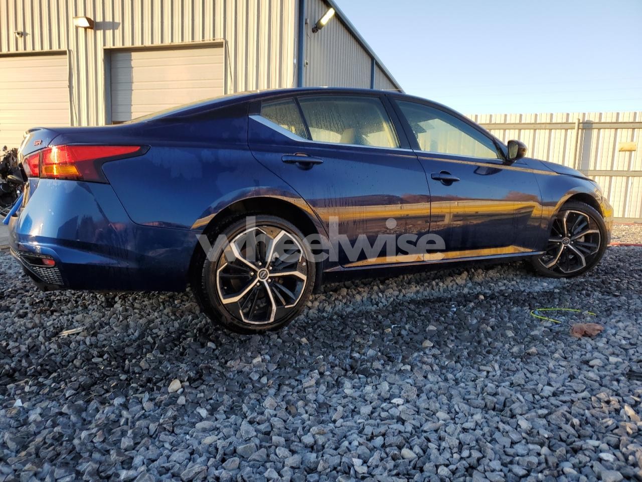 Photo 3 of 2024 NISSAN ALTIMA SR N/A (VIN 1N4BL4CV9RN373767)