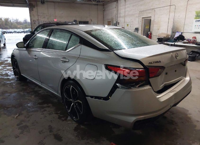 Photo 3 of 2024 Nissan Altima SR FWD (VIN 1N4BL4CV9RN389709)