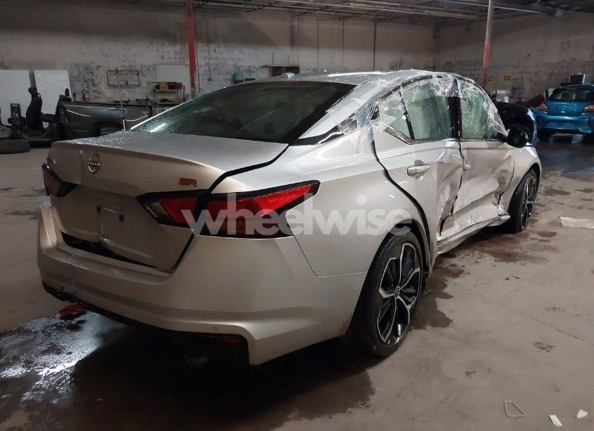 Photo 4 of 2024 Nissan Altima SR FWD (VIN 1N4BL4CV9RN389709)