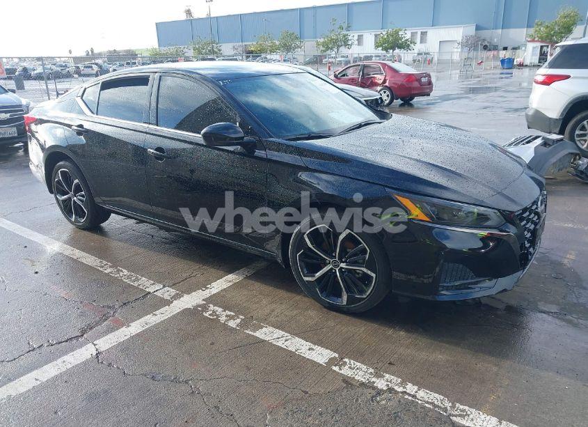 2024 Nissan Altima SR FWD (VIN 1N4BL4CV9RN396868) main photo