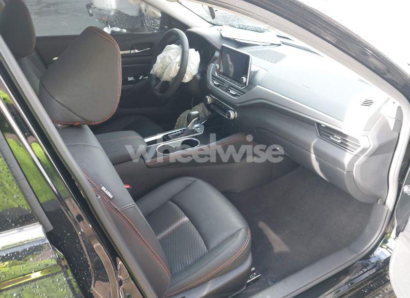 Photo 5 of 2024 Nissan Altima SR FWD (VIN 1N4BL4CV9RN396868)