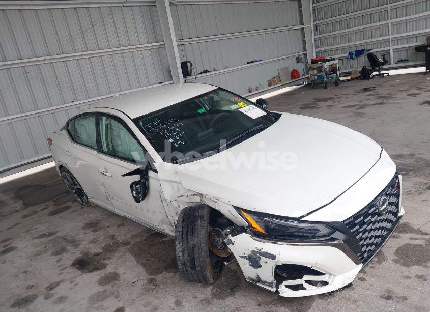 Photo 6 of 2024 Nissan Altima SR FWD (VIN 1N4BL4CV9RN401938)