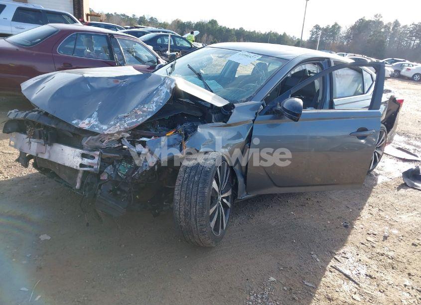 Photo 2 of 2019 Nissan Altima 2.5 SR (VIN 1N4BL4CVXKC136500)