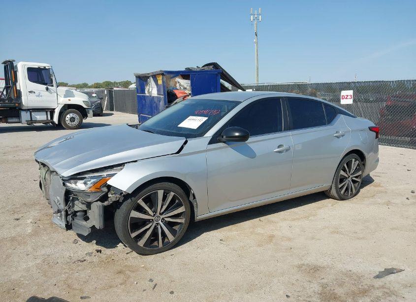 Photo 2 of 2019 Nissan Altima 2.5 SR (VIN 1N4BL4CVXKC149053)