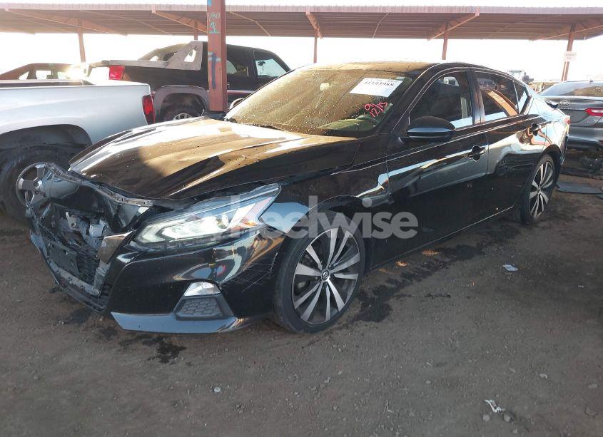 Photo 2 of 2019 Nissan Altima 2.5 SR (VIN 1N4BL4CVXKC198883)