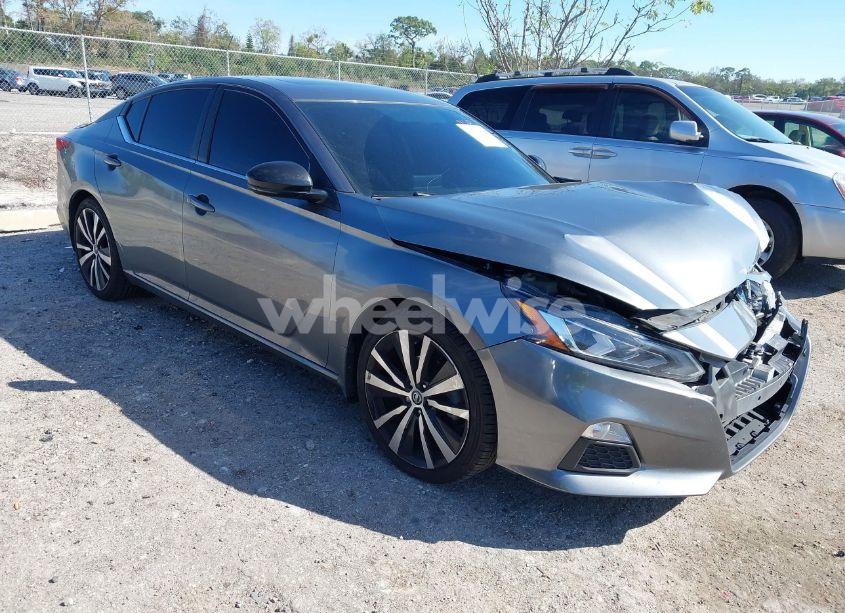 2019 Nissan Altima 2.5 SR (VIN 1N4BL4CVXKC202754) main photo