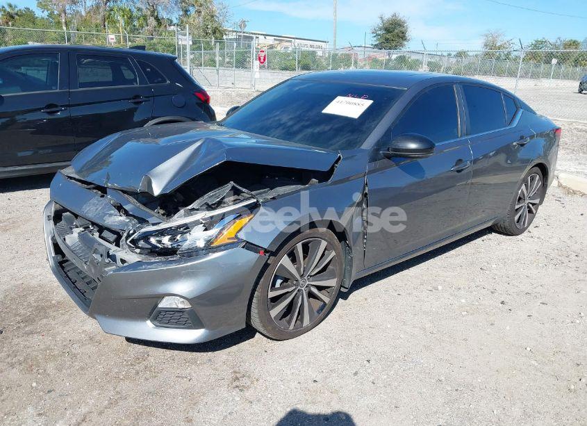 Photo 2 of 2019 Nissan Altima 2.5 SR (VIN 1N4BL4CVXKC202754)