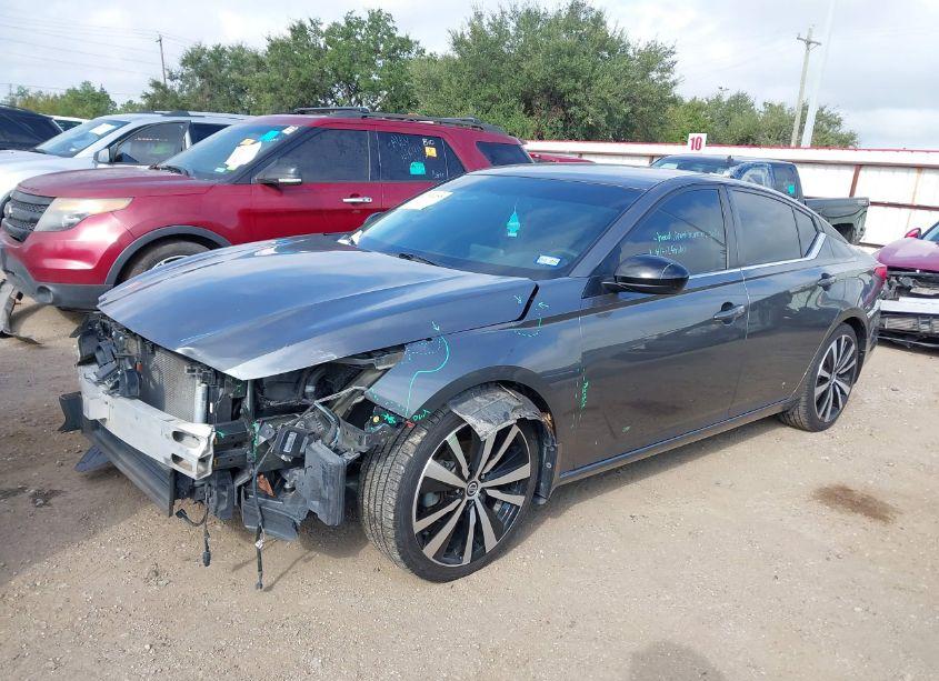Photo 2 of 2019 Nissan Altima 2.5 SR (VIN 1N4BL4CVXKN313728)