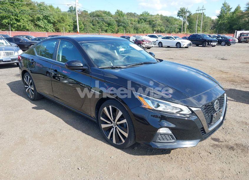 2020 Nissan Altima SR FWD (VIN 1N4BL4CVXLC168476) main photo