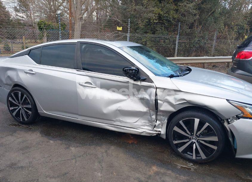 Photo 6 of 2020 Nissan Altima SR FWD (VIN 1N4BL4CVXLC214629)