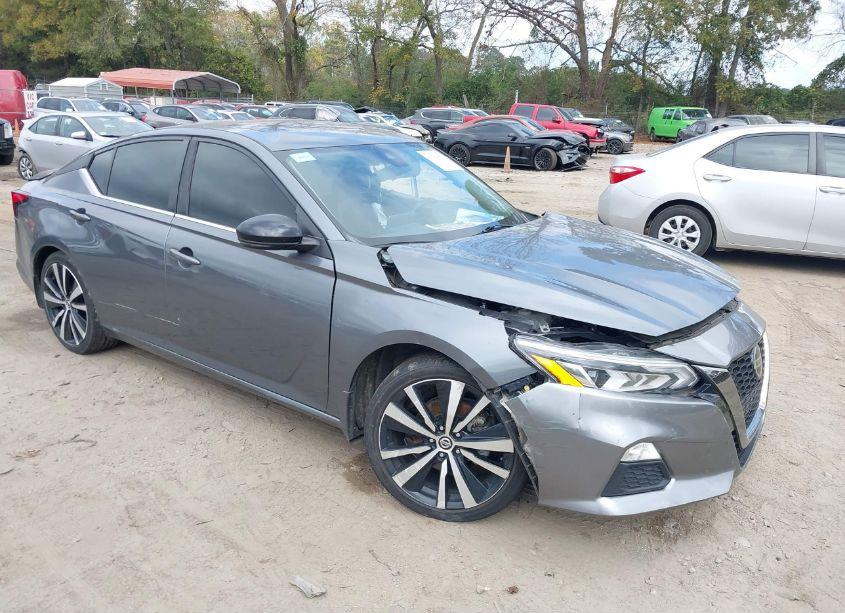 2020 Nissan Altima SR FWD (VIN 1N4BL4CVXLC245556) main photo