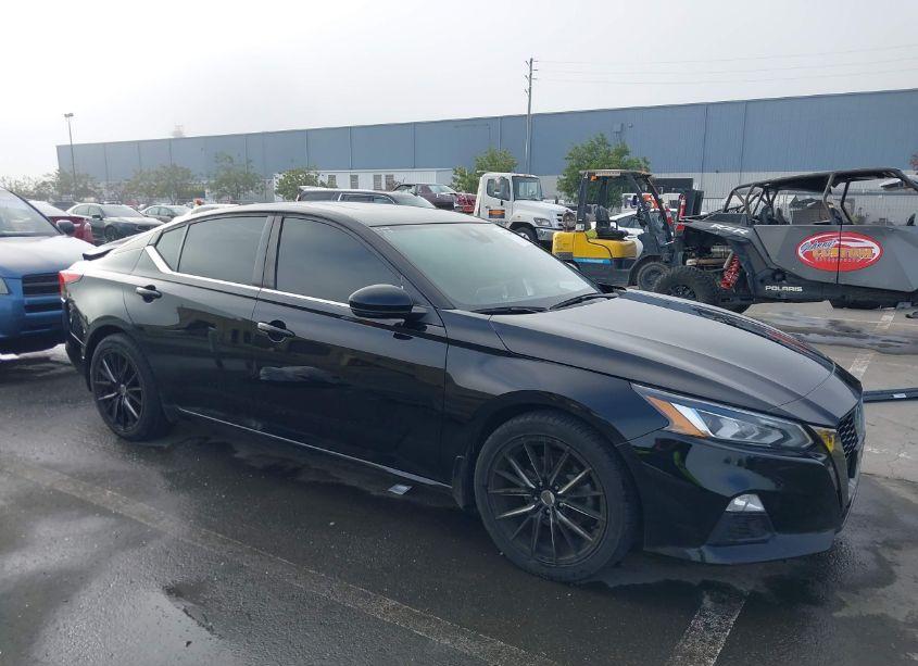 2020 Nissan Altima SR FWD (VIN 1N4BL4CVXLC279982) main photo