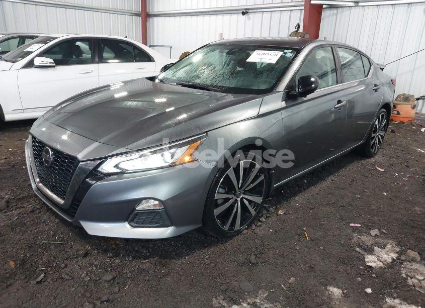 Photo 2 of 2020 Nissan Altima SR FWD (VIN 1N4BL4CVXLN301161)
