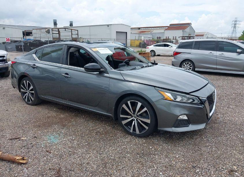 2020 Nissan Altima SR FWD (VIN 1N4BL4CVXLN307977) main photo