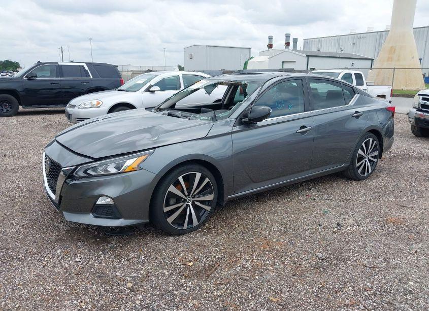 Photo 2 of 2020 Nissan Altima SR FWD (VIN 1N4BL4CVXLN307977)